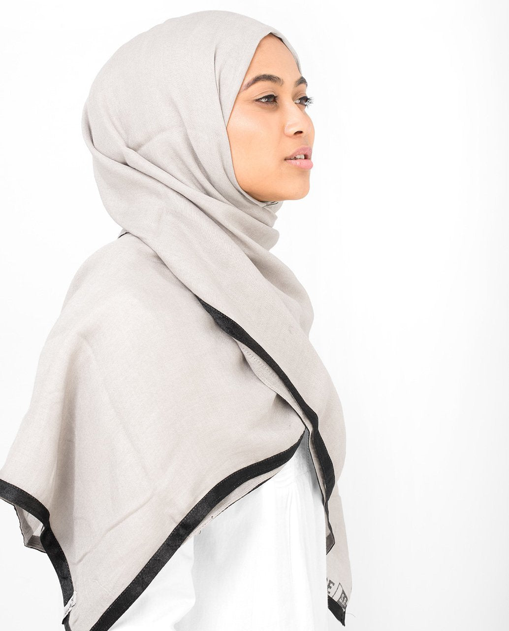 Contrast Hem Viscose Hijab