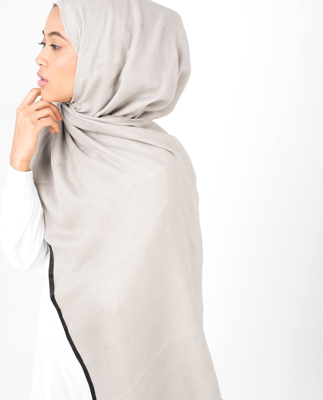 Contrast Hem Viscose Hijab